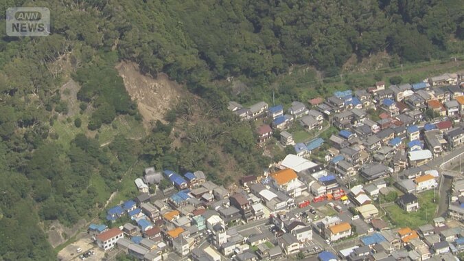 【空撮画像】千葉・鴨川市　複数の場所で土砂崩れ　多くの家屋に被害か　 1枚目