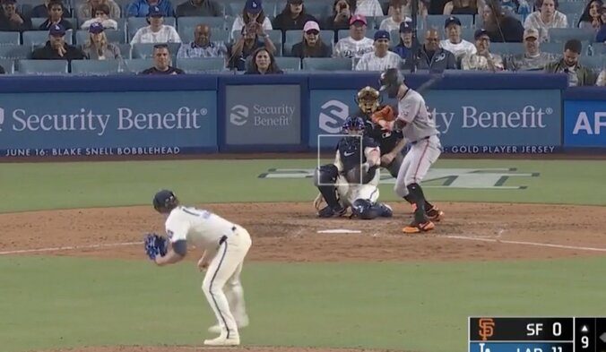 【写真・画像】ナメんなよ！ ベッツが怒った？ “ブチギレ打法”がネット上で話題に「イラつかせて逆効果w」大谷敬遠後に“意地の一撃”「もう何回目だよ」　1枚目