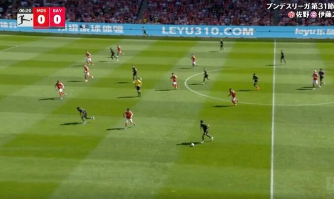 「めっちゃ見えてる」伊藤洋輝、“高精度スルーパス”炸裂「上手すぎだろ」「冷静やな」味方の足元にピタリ→一瞬で局面打開したプレー 2枚目