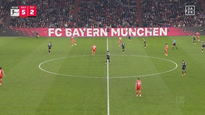 スタジアム騒然！ 伊藤洋輝が「美しすぎる」“高精度ロングフィード”炸裂「めちゃ上手い」超絶ゴール演出で復帰後初アシスト 2枚目