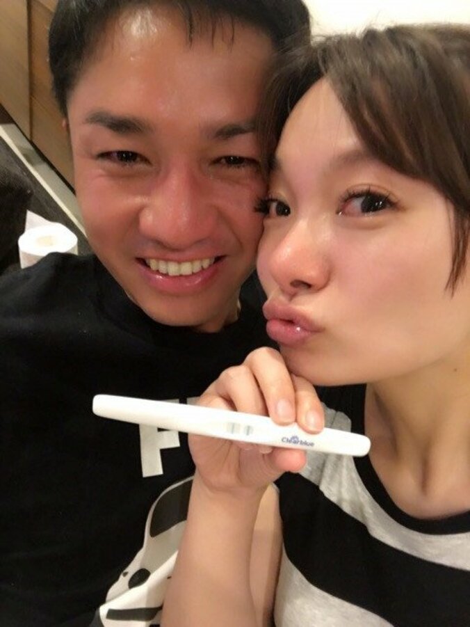 保田圭、妊活から妊娠まで振り返る　夫と喜びで泣きはらした2ショット公開 1枚目