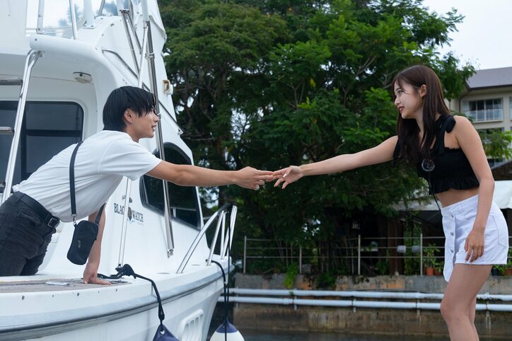 「まず目つむって。こっち向いて」20歳の美人女子大生の仕掛けた“ドキドキゲーム”が可愛すぎると話題に『シャッフルアイランド Season3』#7