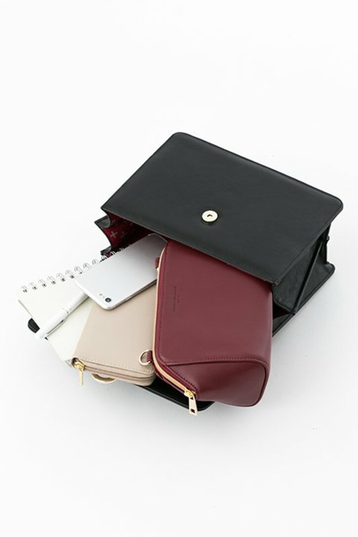 アニメ『血界戦線 & BEYOND』レオナルドとクラウスが手元に! 佐藤さきコラボのショルダーバッグとポーチが発売