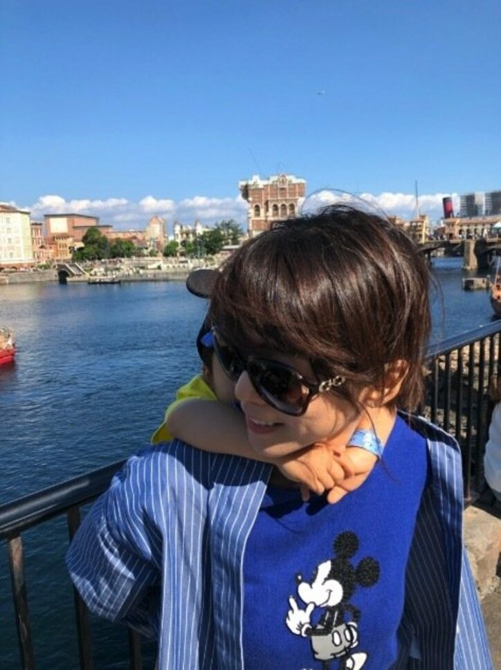 釈由美子、東京ディズニーリゾートで息子の誕生日をお祝い「親子のふれあいを大切にしていきたい」