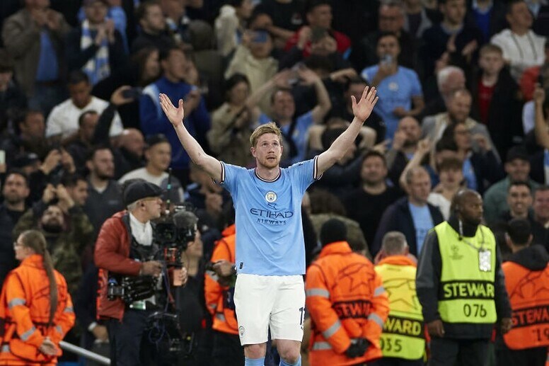 ペップに「黙れ！」と叫んだデ・ブライネ、問題を抱えながらのプレーか…アンリ氏が言及