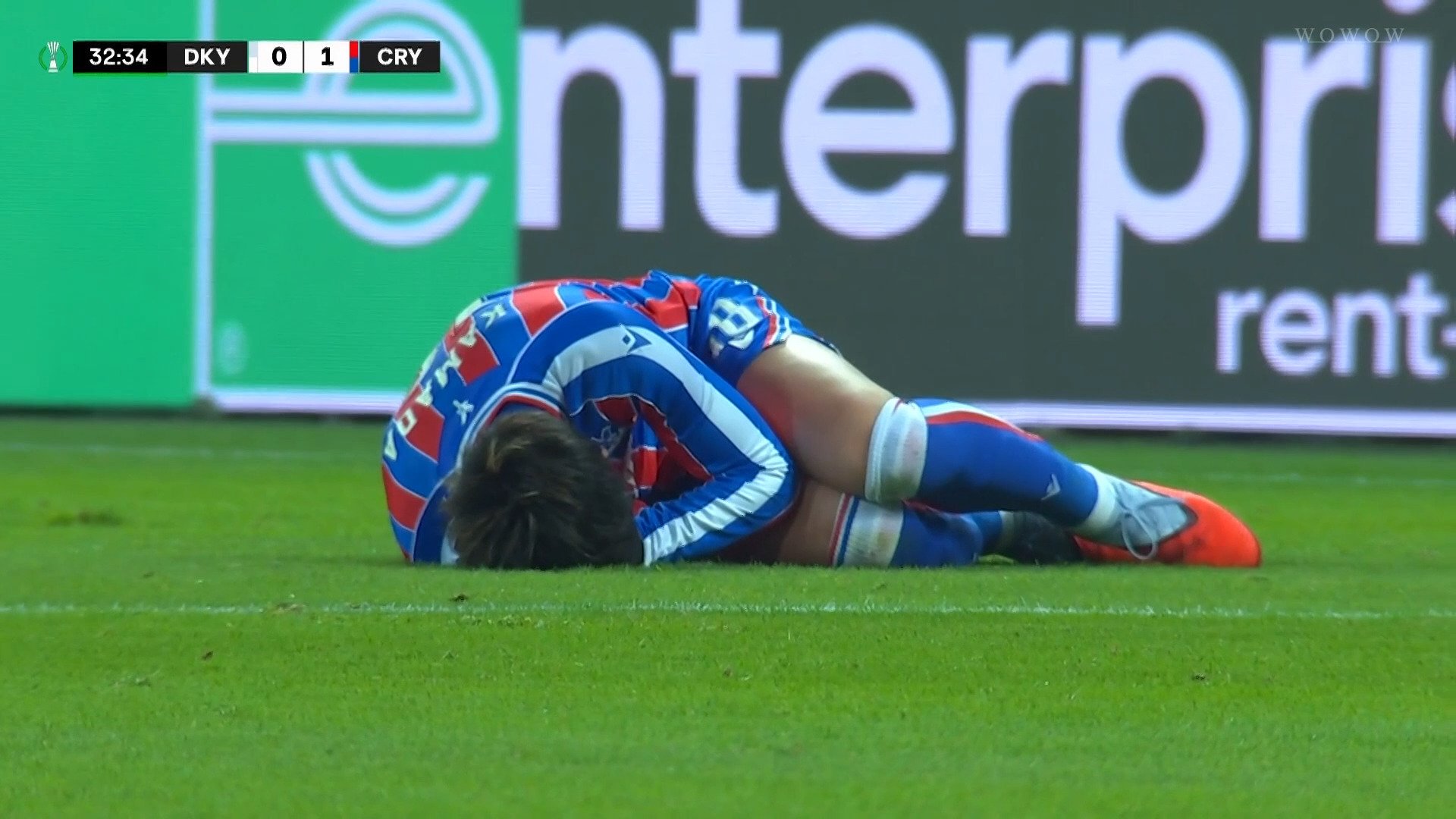 【映像】鎌田大地、強烈な肘打ちが顔面直撃