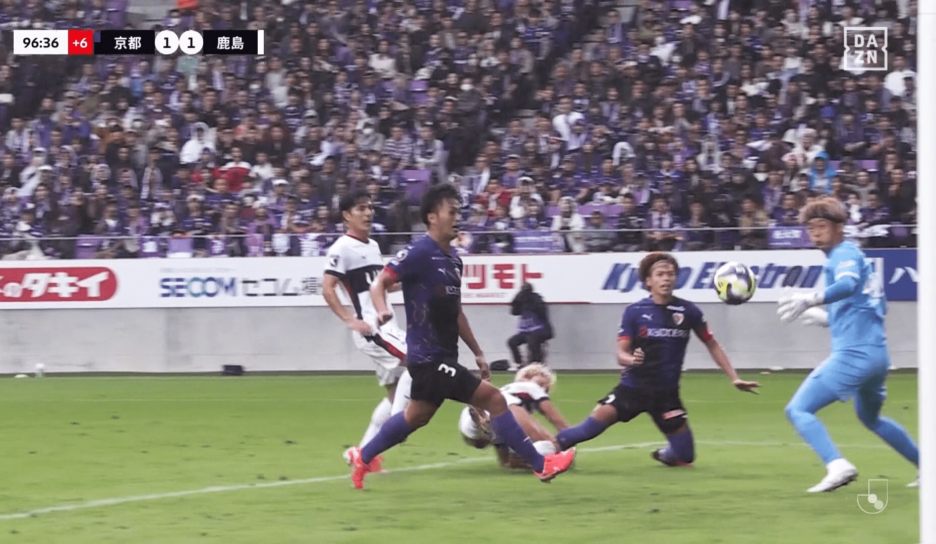 足裏シュートでネットを揺らしたシーン