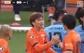 嘘だろ…？ 36歳元日本代表MFの“ノールック股抜きパス”にファン驚愕！「レベルが違う」「錆びつかないなあ」「なんやそれ…」乾貴士が川崎翻弄でPK誘発