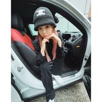 「助手席乗せて」「うらやま〜」愛車のベンツで出勤する藤田ニコルに羨望の声