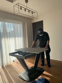 桃『新しいダイニングテーブル到着っ！！』