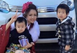 15歳で妊娠・4児の母となった女性、マチアプで出会った48歳夫を公開し「かっこいい」の声