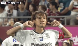 宇佐美貴史の“理不尽ゴール”が大反響！「まるで19歳」キレキレ突破→強烈ミドルを叩き込んだ瞬間「何年経っても天敵…」神戸ファンもお手上げ