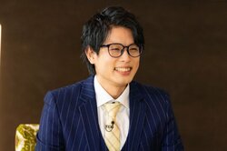 人気YouTuber、いつもと違う大人っぽいドレス姿でネガティブ発言連発するアンゴラ村長を「とにかくカワイイ」と絶賛