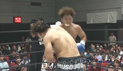 マウスピース“飛び出す”衝撃KO 3度目のダウンで“ぐにゃり”の劇的決着