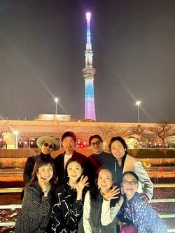  石原詢子、毎年恒例の“屋形船でお花見会”で撮影したATSUSHIやMAKIDAIらとの集合ショット「普段、お会い出来ないような方々と」 