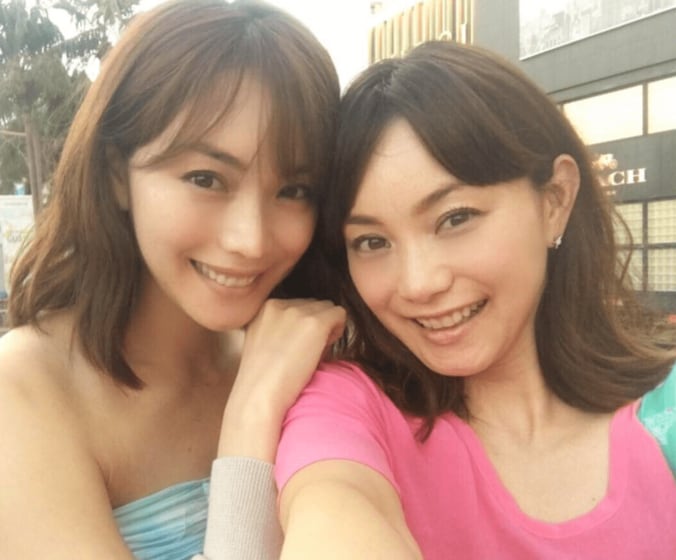 ソックリすぎ！　蛯原友里&英里の2ショットに戸惑うファン続出 1枚目