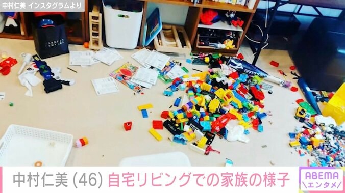 中村仁美「有無を言わさず夫が鬼に」広々リビングで節分を楽しむ夫・さまぁ～ず大竹一樹や子どもたちの姿を公開 3枚目