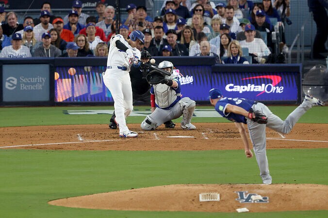 【写真・画像】どこ飛んだ…！？ 大谷翔平が「カッコよすぎ」豪快弾→ド派手“確信”バット投げが話題に「鳥肌モノ」「飛んだな」　1枚目