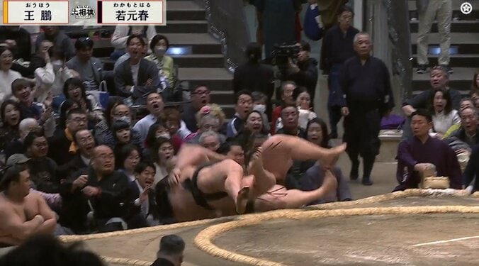若元春、王鵬をうっちゃりで大逆転