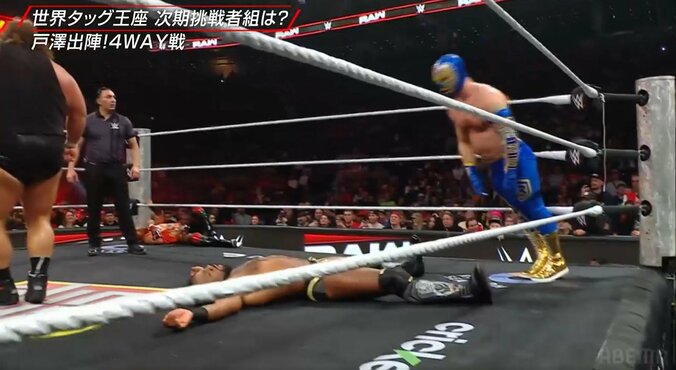 「史上最も予測不能なローブロー」前代未聞の珍事 倒れた選手の頭部が股間を直撃 「ピタゴラ」「これはさすがに草」ファン笑撃 4枚目