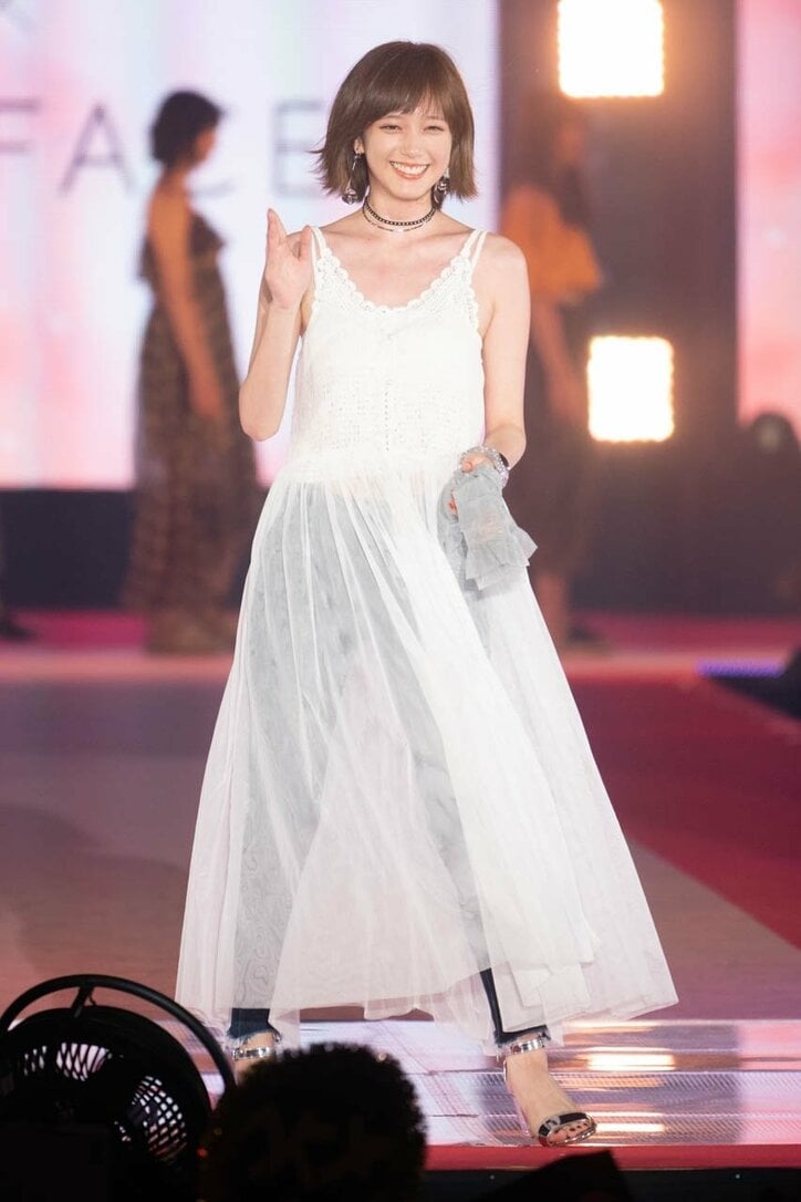 「ばっさー大好き」本田翼、笑顔と涙の”non-noモデル”卒業式