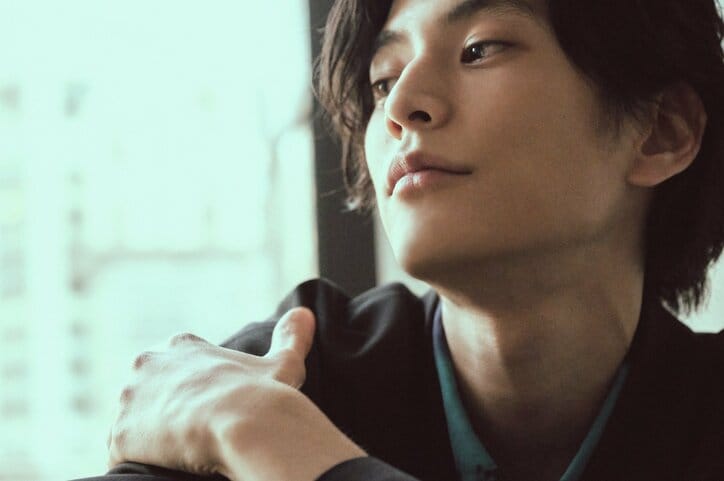 渡邊圭祐、戦国の世を攪乱する“超悪役”に大抜擢 不気味な殺陣シーンは「僕元来の動き（笑）」 映画『ブレイブ -群青戦記-』インタビュー