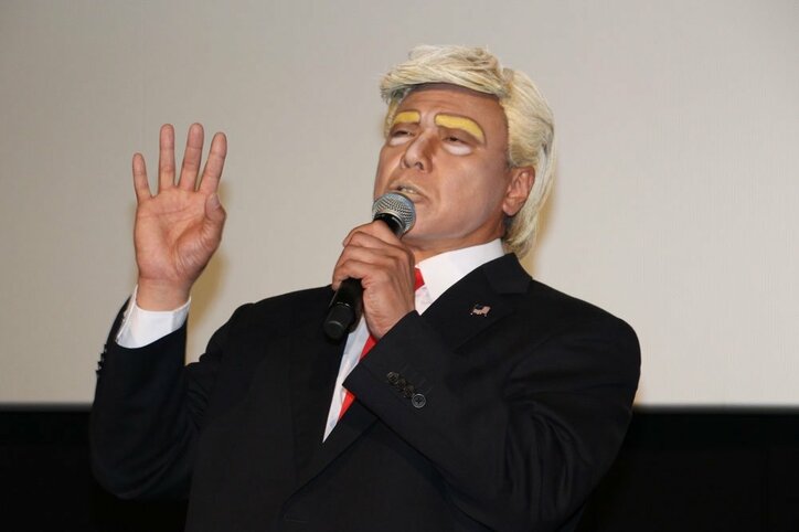 近藤春菜、“マイケル・ムーア似”に納得　パネル横に立ち「マイケル・ムーア監督かも」