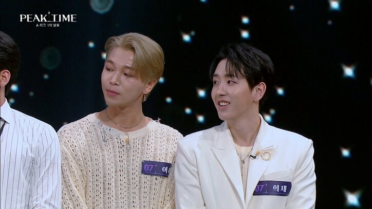 寝転びながら高音を出す？激しいダンスでも呼吸が乱れない驚異の歌唱力　審査員から満点の評価