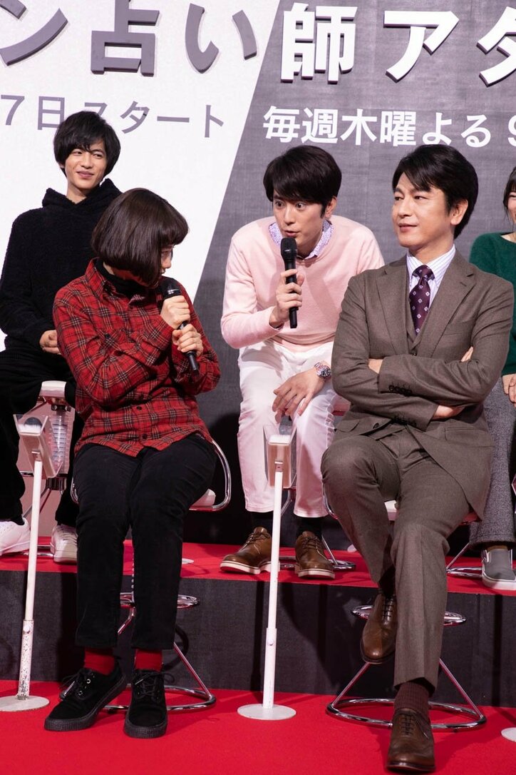 間宮祥太朗、会見で噛んだ志尊淳をなでなで「大丈夫か？怖くないよ」