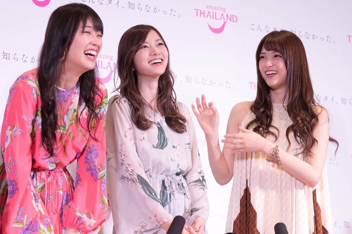 乃木坂46・松村沙友理　白石麻衣の「彼女とプーケットなう。に使っていいよ」写真を公開