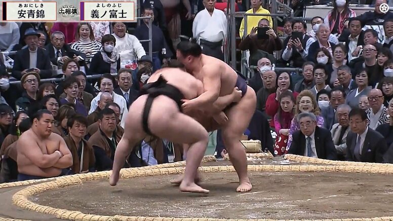 「絶対に探すなよ」釘を刺すも相撲中継で即座に“顔バレ”の大物著名人「探すな探すな詐欺笑」「写っとるやん」ファン総ツッコミ