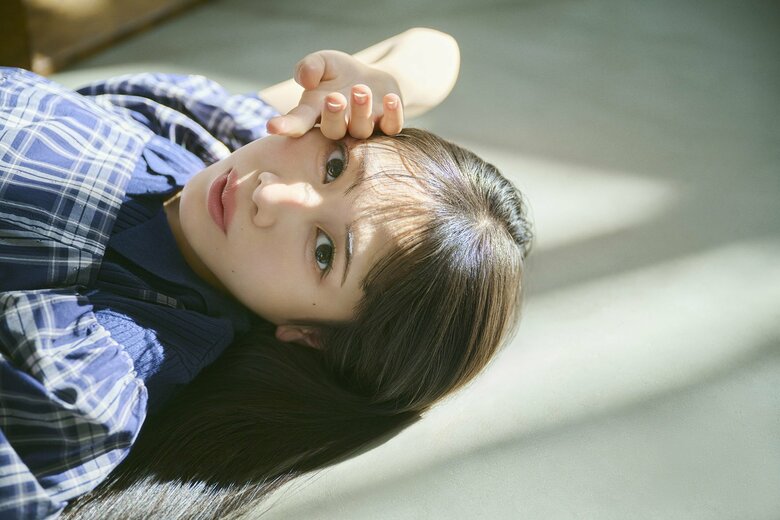 「女の子らしさを素直に出している感じがすごく好き」声優・野中ここなが初写真集で見せた“あざとさマックス”な衣装とは？