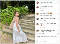 Nikiの夏らしい爽やかなワンピース姿にファン称賛「エレガントに可愛い」「美人すぎる」