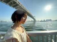 土屋太鳳、横顔が“美しい”オフショットにファン絶賛「すっごい可愛くて惚れました」