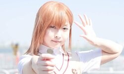 "The Skirt is Quite Short" Cosplay of Mikoto from 'A Certain Scientific Railgun' with an Emphasis on Balance