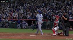 敵地が沸いた！大谷翔平、184キロ特大弾で“異様な光景”「観客総立ちが美しい」スタジアム大喝采の瞬間