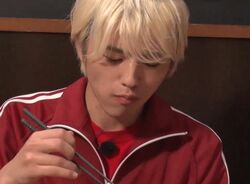 「油そば1kgを10分で食べた」timelesz篠塚、わんぱくすぎる食欲に驚きの声！衝撃の体重増加に濱家「今までこんなことなかった」