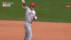 大谷翔平、芸術的な流し打ちからの塁上ガッツポーズにファンが酔いしれる「神やん」「やはり世界のMVP」