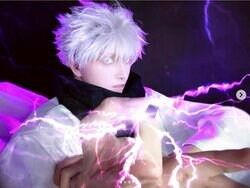 興奮がよみがえる！「呪術廻戦」五条悟の超破壊力をコスプレで完全再現「やばいやばい本物」