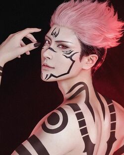 コスプレイヤー・悠司が「呪術廻戦」両面宿儺に変身！上裸の再現ショットに魅了されるファンが続出