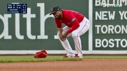 「痛っ！」吉田正尚の同僚ショートに“笑えない悲劇” 下腹部にボール直撃でチームメートは笑い堪えきれず