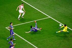 【W杯】日本、早々にあわや失点の大ピンチ「いまのファウルだろ！」と反響　GK権田の神セーブに絶賛「よく凌いだ！」