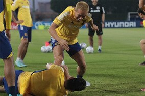 【W杯】キャプテン吉田麻也、ボール回しの“鬼役＆股抜き被害”でチームは大盛り上がり