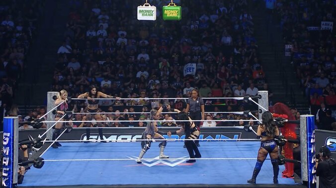 ファン垂涎の親友対決がスマックダウンで実現