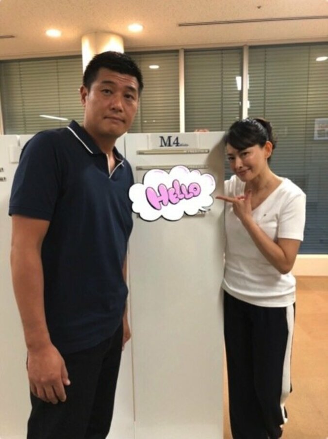 田中美奈子、夫との“スポーティー”な2ショットを公開「ちょっと体育の先生入ってるかなぁ」 1枚目
