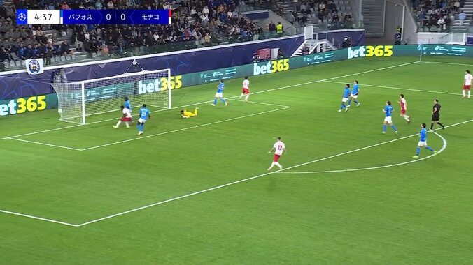 【写真・画像】なんだこれ…！？ 南野拓実に「絶望しかない」華麗な“ダイレクトショット”→相手GKが動けなくなる「これは圧巻」「カッコ良すぎ」　1枚目