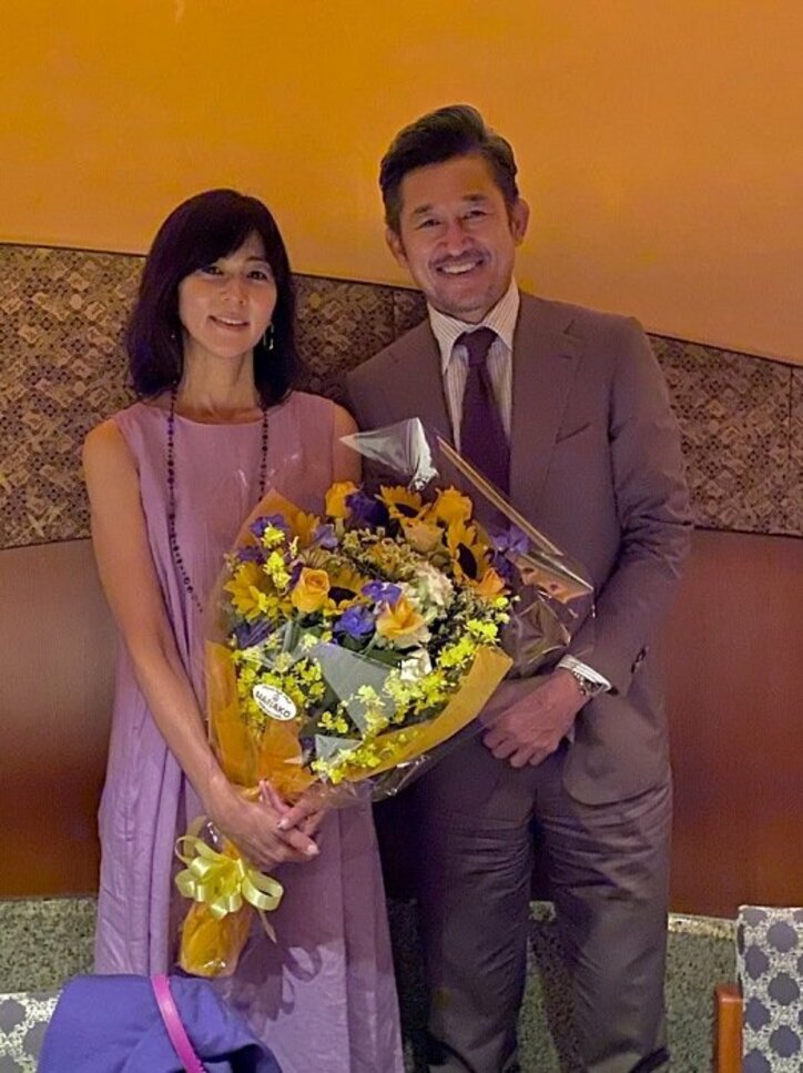 三浦りさ子、27回目の結婚記念日に夫・カズと2ショット「明るい家族でよかった」
