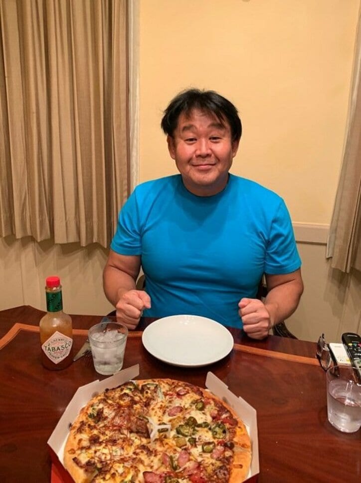 花田虎上、宅配ピザでまさかの“オーダーミス”「全部は食べられない」