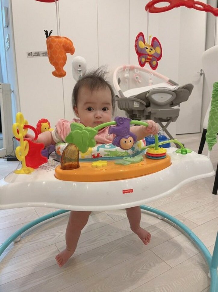 川崎希、娘のハーフバースデーに贈ったプレゼント「不思議そうにしてたよん」