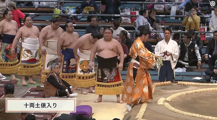 島津海と化粧まわしが“キャラかぶり” 